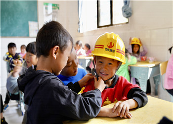 球盟会红，点燃乡村教育的星火！