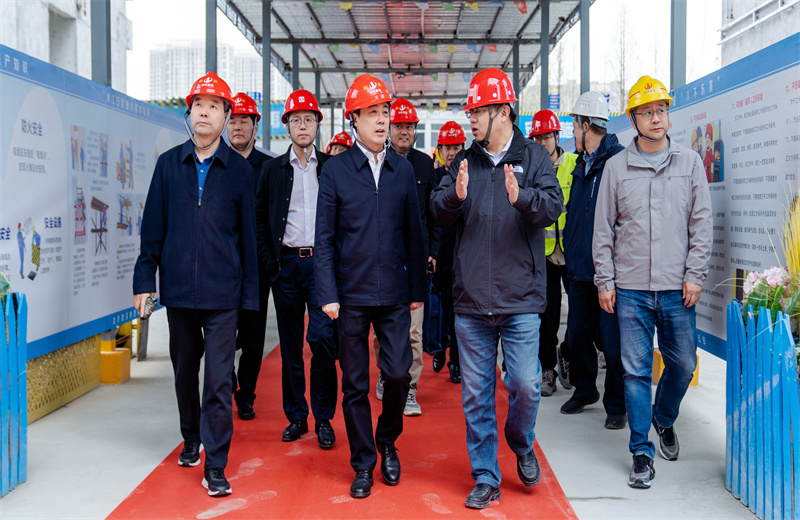 2025年3月28日，合肥市政协副主席、党组成员陈明一行莅临安徽公司中海悦府项目，针对合肥市政协“无废城市”建设工作进行专题调研。